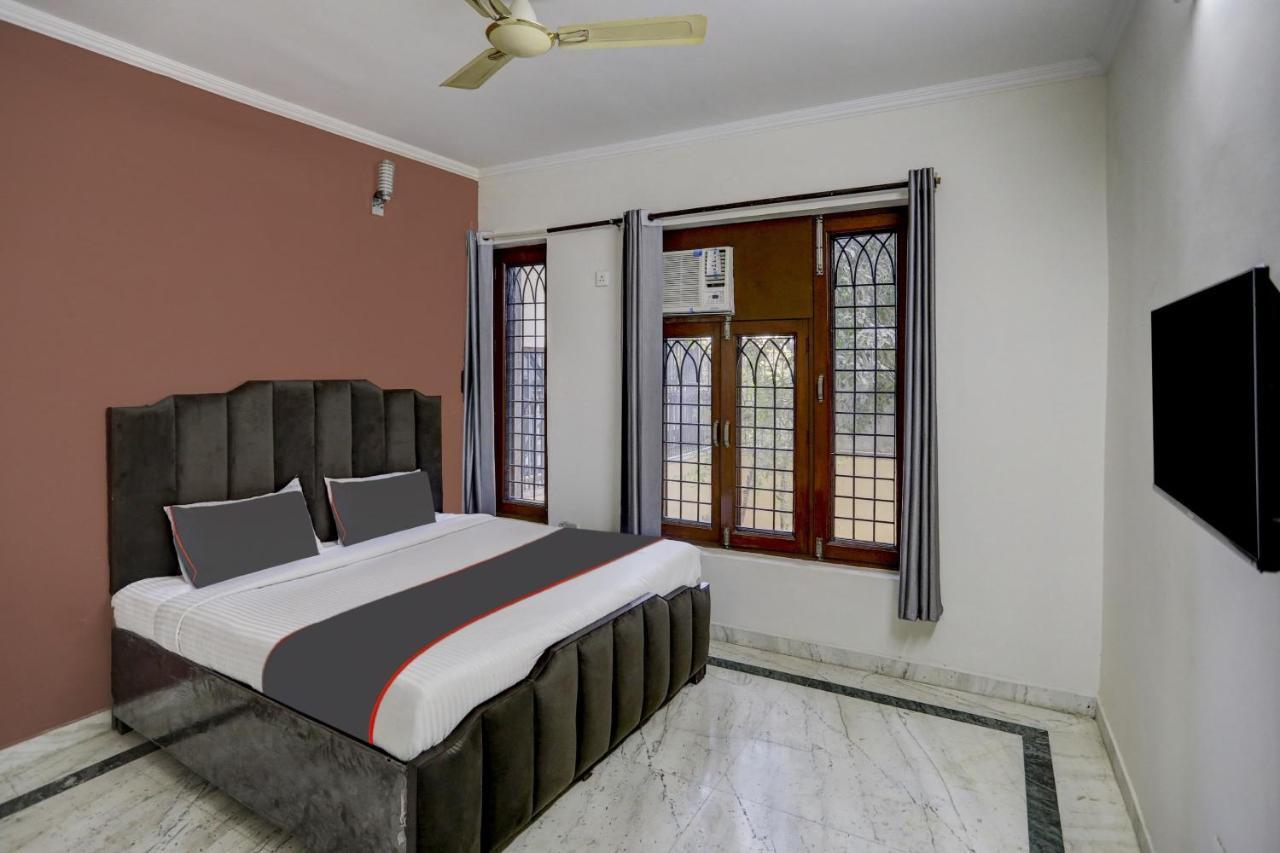 Super Capital O Uk House Residency Hotel Gurgaon Exterior photo